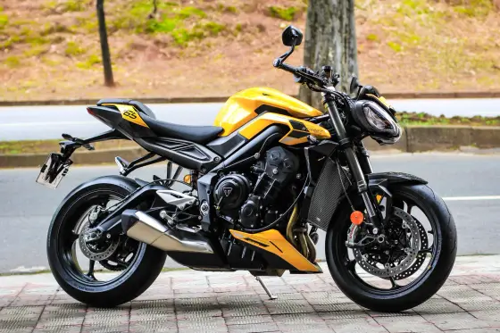 TRIUMPH STREET TRIPLE RS ABS 