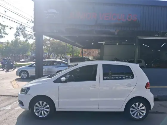 VOLKSWAGEN FOX 1.0 MPI COMFORTLINE 12V FLEX 4P MANUAL VOLKSWAGEN FOX 1.0 MPI COMFORTLINE 12V FLEX 4P MANUAL