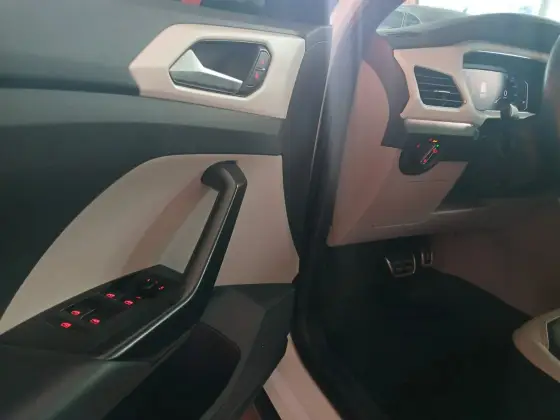 VOLKSWAGEN T-CROSS 1.4 250 TSI TOTAL FLEX HIGHLINE AUTOMÁTICO
