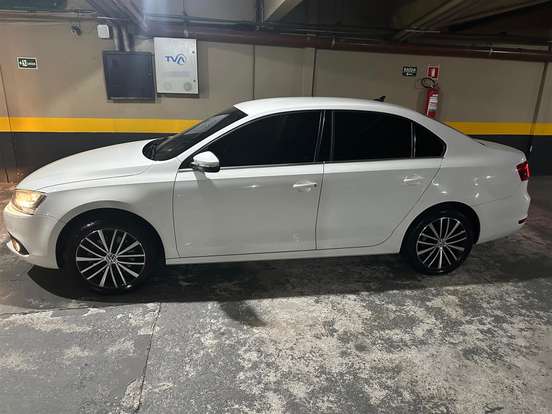 VOLKSWAGEN-JETTA-2.0 TSI HIGHLINE 211CV GASOLINA 4P TIPTRONIC VOLKSWAGEN-JETTA-2013