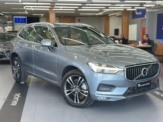 VOLVO XC60 2.0 D5 DIESEL MOMENTUM AWD GEARTRONIC