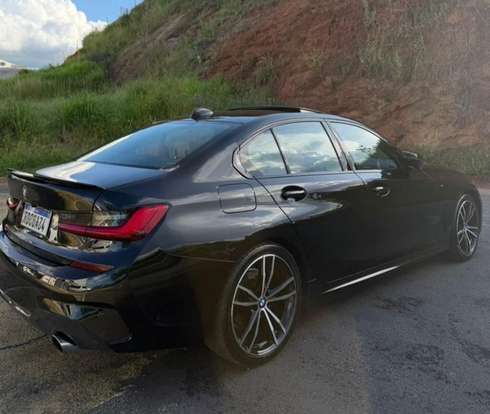 BMW-320i-2020
