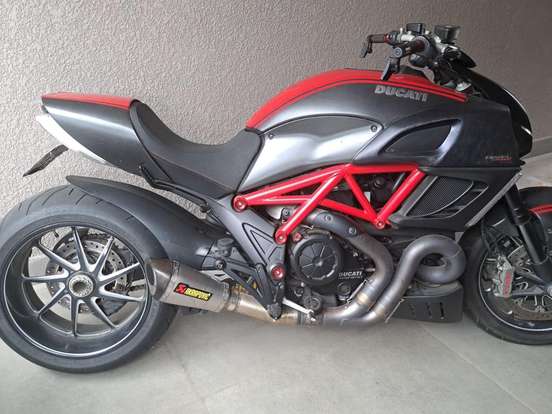 DUCATI-DIAVEL CARBON DUCATI-DIAVEL CARBON-2012
