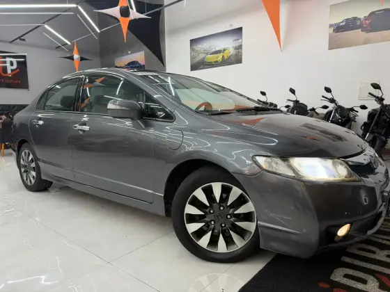 HONDA CIVIC 1.8 LXL 16V FLEX 4P AUTOMÁTICO HONDA CIVIC 1.8 LXL 16V FLEX 4P AUTOMÁTICO