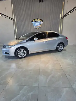 HONDA CIVIC 1.8 LXS 16V FLEX 4P AUTOMÁTICO HONDA CIVIC 1.8 LXS 16V FLEX 4P AUTOMÁTICO