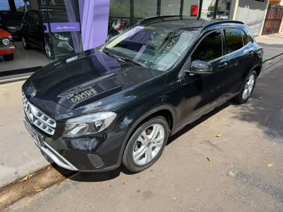 MERCEDES-BENZ GLA 200 1.6 CGI FLEX STYLE 7G-DCT MERCEDES-BENZ GLA 200 1.6 CGI FLEX STYLE 7G-DCT
