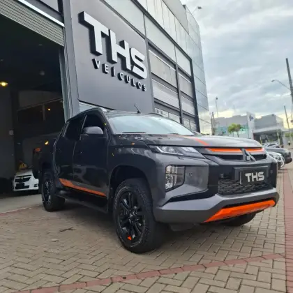 MITSUBISHI L200 TRITON 2.4 16V TURBO DIESEL SPORT HPE-S CD 4P 4X4 AUTOMÁTICO