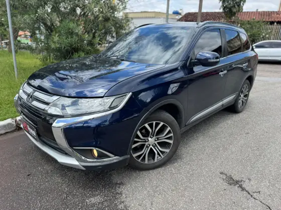 MITSUBISHI OUTLANDER 2.2 4X4 16V DIESEL 4P AUTOMÁTICO MITSUBISHI OUTLANDER 2.2 4X4 16V DIESEL 4P AUTOMÁTICO