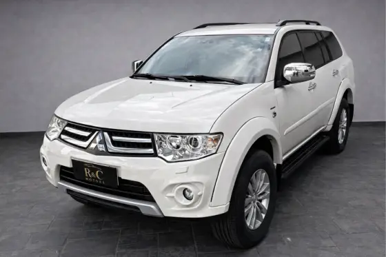 MITSUBISHI PAJERO 3.5 HPE 4X4 7 LUGARES V6 24V FLEX 4P AUTOMÁTICO