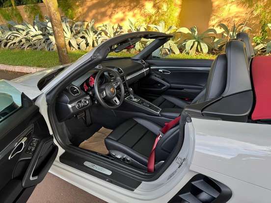 PORSCHE-718-2024