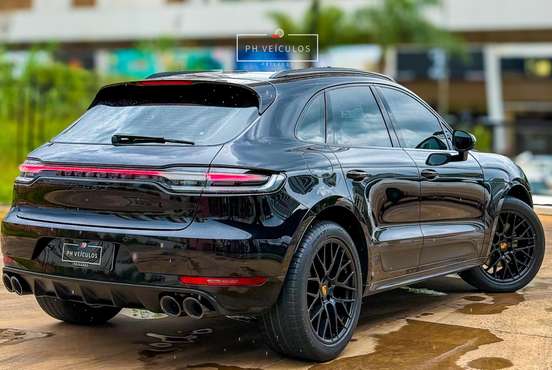 PORSCHE-MACAN-2021