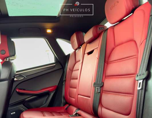 PORSCHE-MACAN-2021