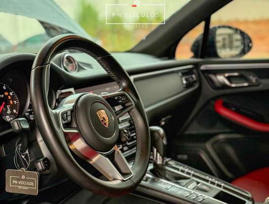 PORSCHE-MACAN-2021