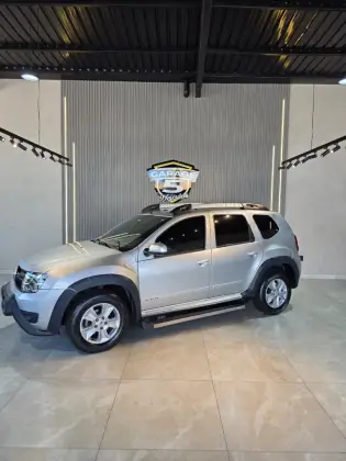 RENAULT DUSTER 2.0 DYNAMIQUE 4X2 16V FLEX 4P AUTOMÁTICO