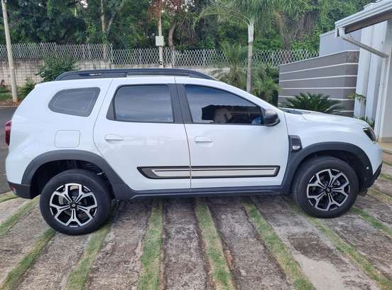 RENAULT-DUSTER-2023