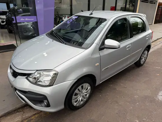 TOYOTA ETIOS 1.5 XS 16V FLEX 4P AUTOMÁTICO TOYOTA ETIOS 1.5 XS 16V FLEX 4P AUTOMÁTICO