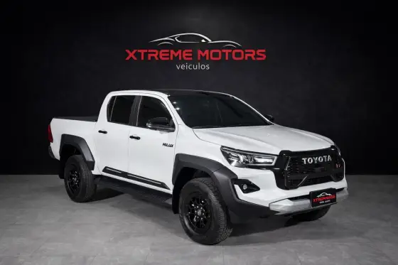 TOYOTA HILUX 2.8 D-4D TURBO DIESEL CD GR-S 4X4 AUTOMÁTICO