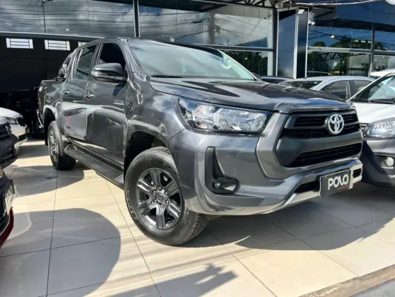 TOYOTA HILUX 2.8 D-4D TURBO DIESEL CD SR 4X4 AUTOMÁTICO