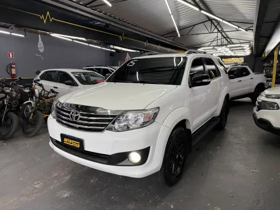 TOYOTA HILUX SW4 2.7 SR 4X2 16V FLEX 4P AUTOMÁTICO TOYOTA HILUX SW4 2.7 SR 4X2 16V FLEX 4P AUTOMÁTICO