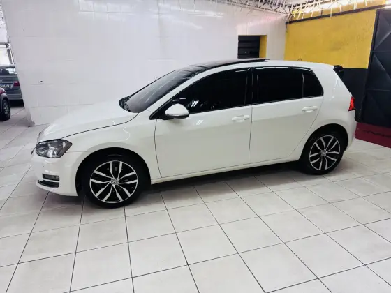 VOLKSWAGEN GOLF 1.4 TSI COMFORTLINE 16V GASOLINA 4P AUTOMÁTICO VOLKSWAGEN GOLF 1.4 TSI COMFORTLINE 16V GASOLINA 4P AUTOMÁTICO