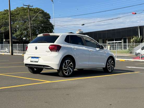 VOLKSWAGEN-POLO-2019