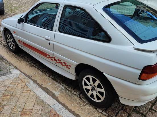 FORD-ESCORT-1.8 MPI RS 16V GASOLINA 2P MANUAL FORD-ESCORT-1998