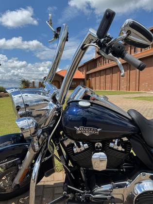 HARLEY-DAVIDSON ROAD KING CLASSIC 