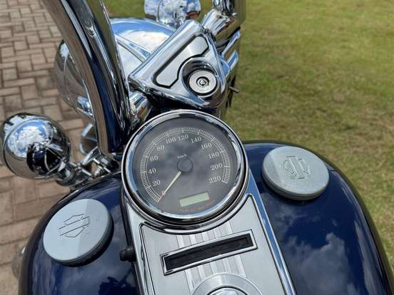 HARLEY-DAVIDSON-ROAD KING CLASSIC HARLEY-DAVIDSON-ROAD KING CLASSIC-2012
