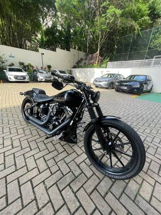 HARLEY-DAVIDSON SOFTAIL BREAKOUT 