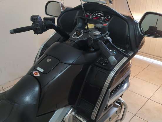 HONDA-GL 1800 GOLD WING HONDA-GL 1800 GOLD WING-2009
