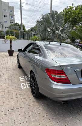MERCEDES-BENZ-C 180-2011