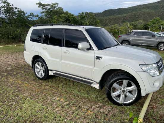 MITSUBISHI-PAJERO FULL-3.8 HPE 4X4 V6 24V GASOLINA 4P AUTOMÁTICO MITSUBISHI-PAJERO FULL-2013