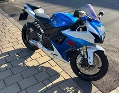 SUZUKI GSX-R750 SUZUKI GSX-R750