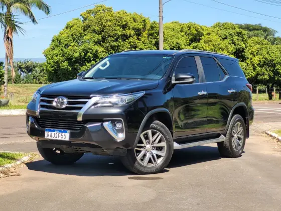 TOYOTA HILUX SW4 2.8 SRX 4X4 16V TURBO INTERCOOLER DIESEL 4P AUTOMÁTICO