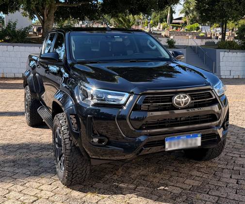 TOYOTA HILUX 2.8 D-4D TURBO DIESEL CD SRX PLUS 4X4 AUTOMÁTICO