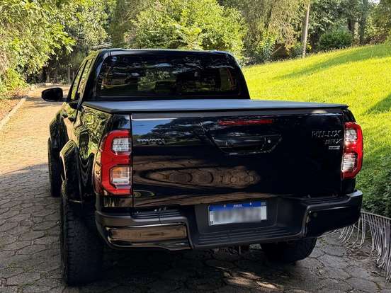 TOYOTA-HILUX-2.8 D-4D TURBO DIESEL CD SRX PLUS 4X4 AUTOMÁTICO TOYOTA-HILUX-2024