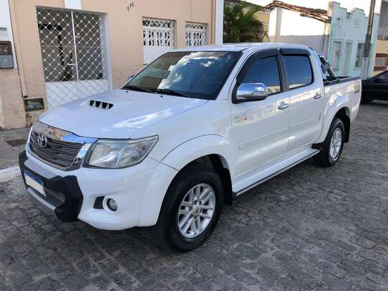 TOYOTA-HILUX-3.0 SRV TOP 4X4 CD 16V TURBO INTERCOOLER DIESEL 4P AUTOMÁTICO TOYOTA-HILUX-2014
