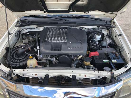 TOYOTA-HILUX-3.0 SRV TOP 4X4 CD 16V TURBO INTERCOOLER DIESEL 4P AUTOMÁTICO TOYOTA-HILUX-2014
