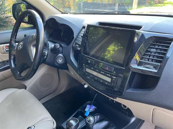 TOYOTA-HILUX SW4-2015