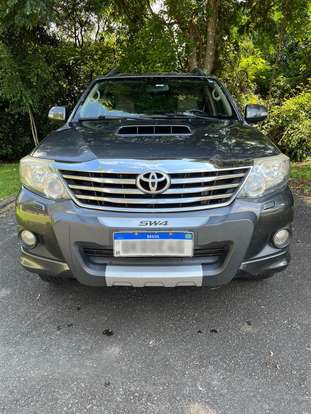 TOYOTA-HILUX SW4-2015
