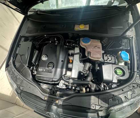 VOLKSWAGEN-PASSAT-2004