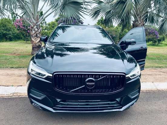 VOLVO-XC60-2.0 T5 GASOLINA MOMENTUM AWD GEARTRONIC VOLVO-XC60-2020