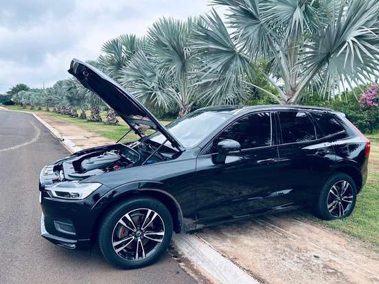 VOLVO-XC60-2020