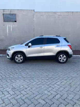 CHEVROLET-TRACKER-2017