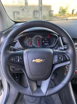 CHEVROLET-TRACKER-2017
