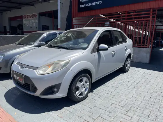FORD FIESTA 1.6 ROCAM SEDAN 8V FLEX 4P MANUAL