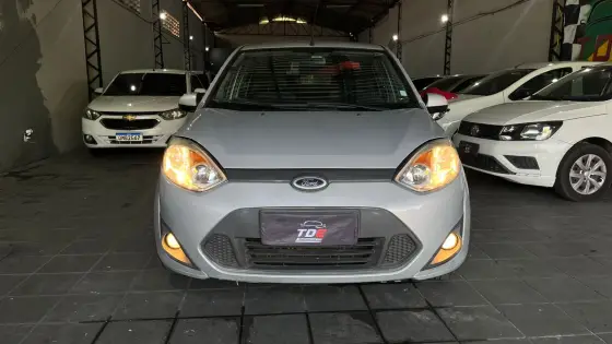 FORD FIESTA 1.6 ROCAM SEDAN 8V FLEX 4P MANUAL