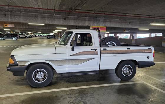 FORD F-1000 3.9 SUPER SÉRIE 4X2 CS 8V TURBO DIESEL 2P MANUAL