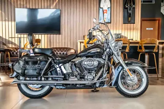 HARLEY-DAVIDSON SOFTAIL HERITAGE CLASSIC HARLEY-DAVIDSON SOFTAIL HERITAGE CLASSIC