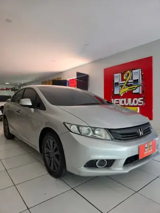 HONDA CIVIC 1.8 LXS 16V FLEX 4P AUTOMÁTICO HONDA CIVIC 1.8 LXS 16V FLEX 4P AUTOMÁTICO